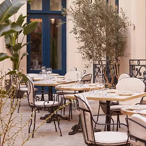 Отель Maison Delano